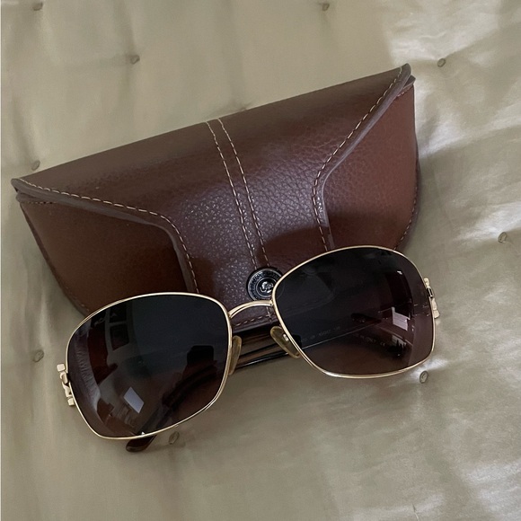Linea Roma Accessories - NWOT Linea Roma Sunglasses & Original case- very reduced now